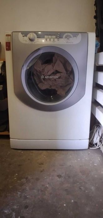 Срочно продам стиральну машину Ariston и qualtis Hotpoint Slim