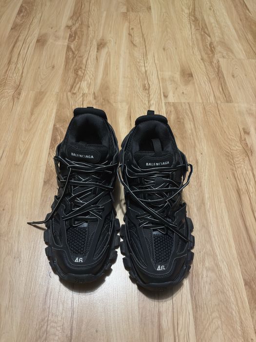 Balneciaga track