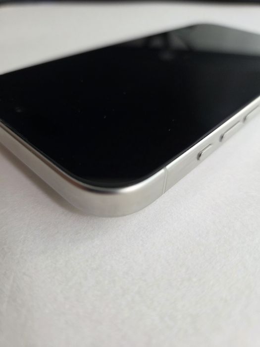 iPhone 15 Pro 128GB Titanium Branco - Impecável