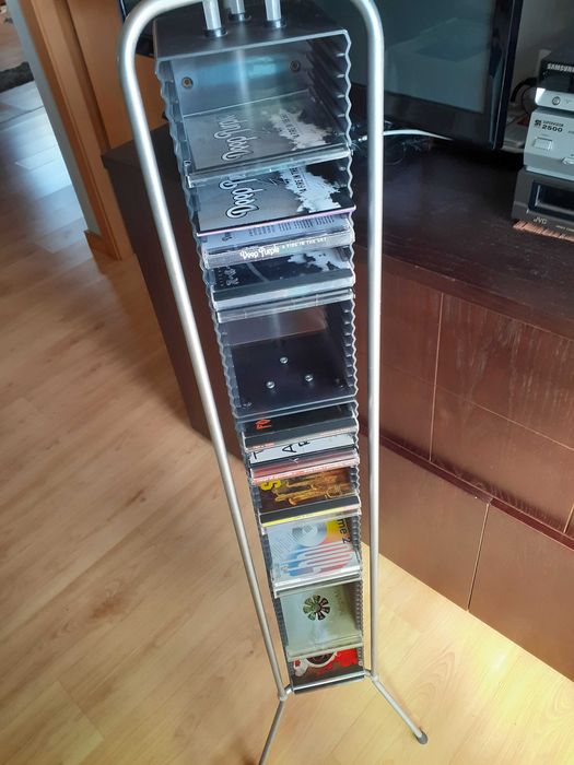 Estante de CD's para a sua coleção de musica