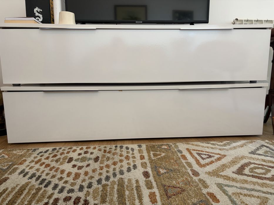 Dois moveis Ikea