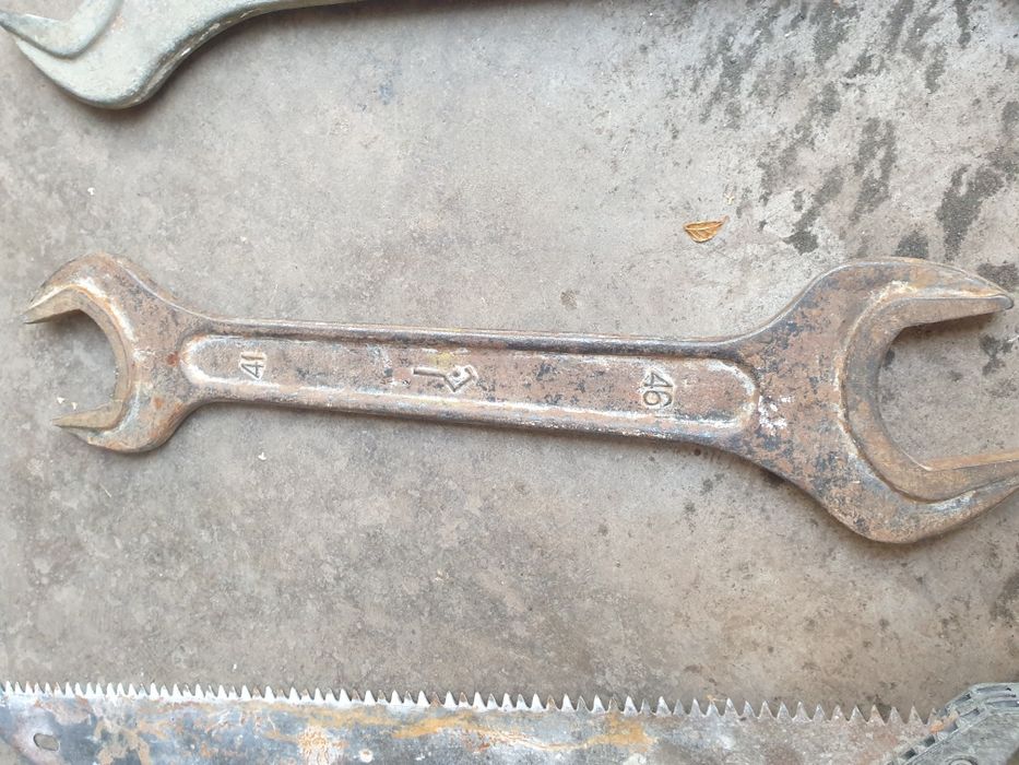 Гаечный ключ, разводной , пила, ножовка СССР