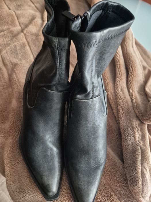 Botas pretas n° 38
