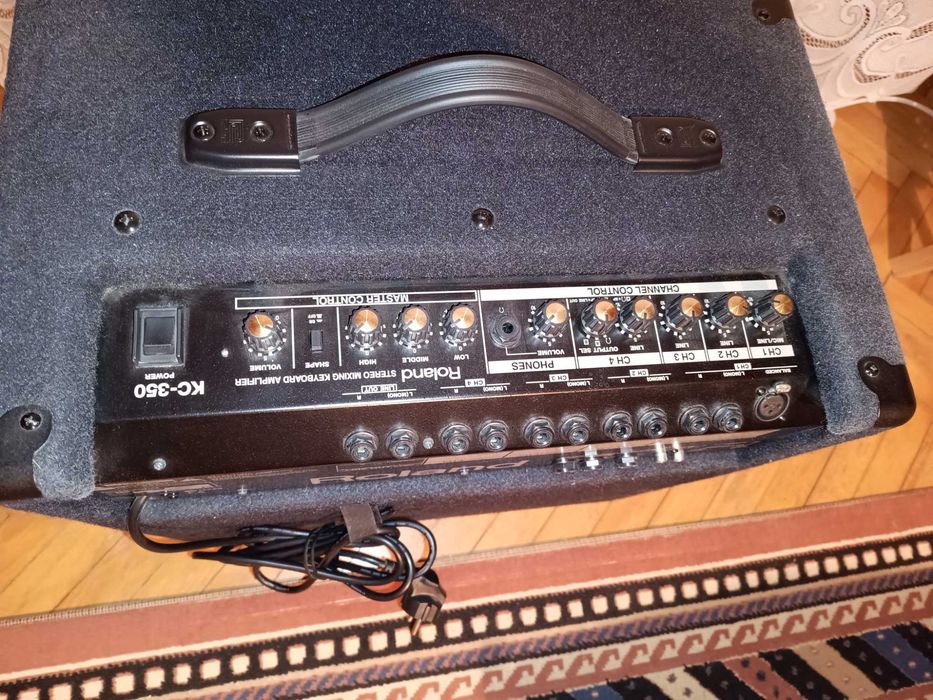 Roland KC-350 wzmacniacz do instrumentów klawiszowych