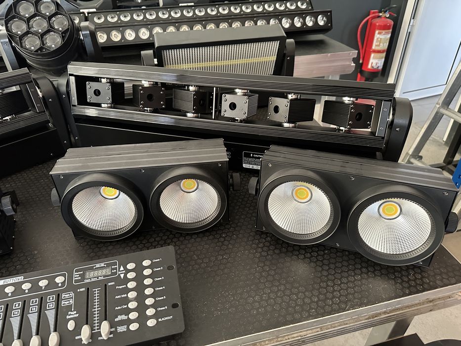 Lote completo profissional de luzes (Moving head, Wash head, etc)