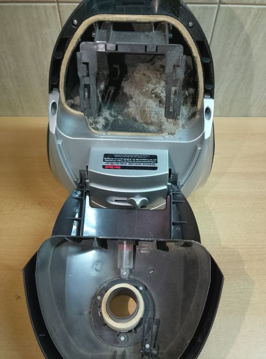 Odkurzacz Dirt Devil skuppy model M7011-1 moc 2000W