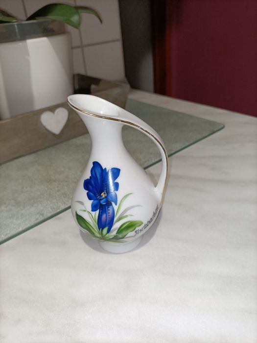 Wazonik porcelanowy