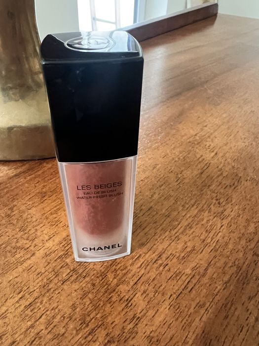 Рідкі румʼяна Chanel