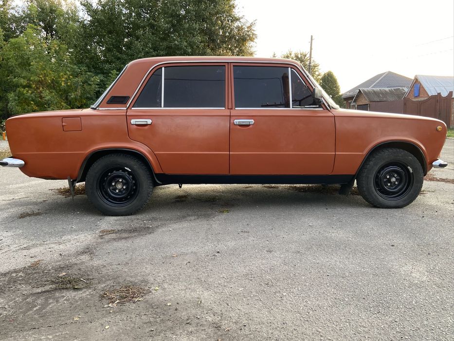 Автомобіль Ваз 21013
