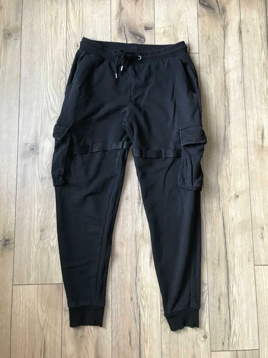 Spodnie dresowe Asos Streetwear slim rozm. M