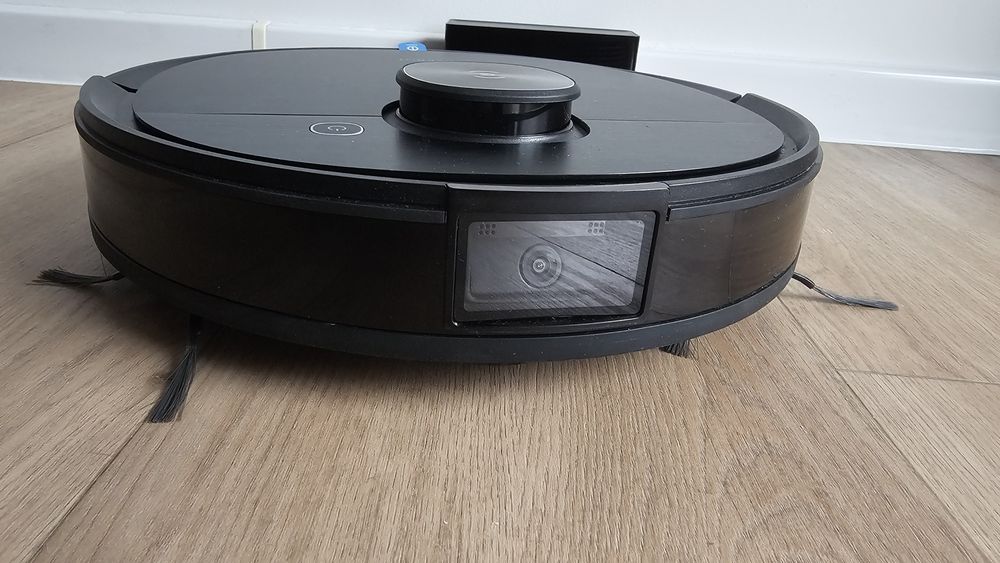 Ecovacs Deebot OZMO T8