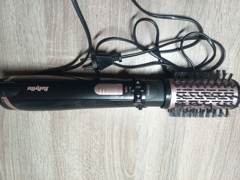 Фен-щітка в гарному стані.