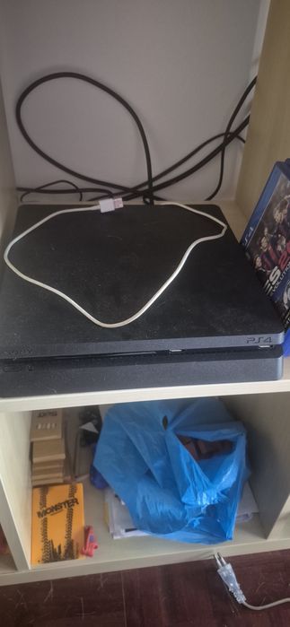 Ps4 + jogos + 2 comando + volante e pedais
