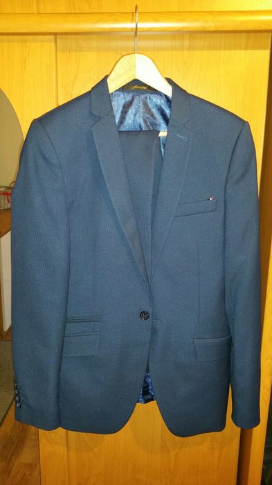 Garnitur slim granatowy