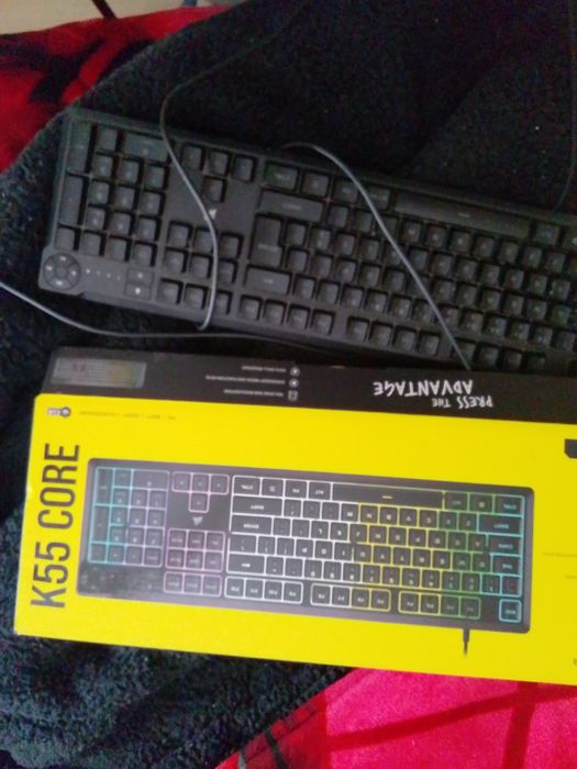 Teclado gaming Corsair k55 Core