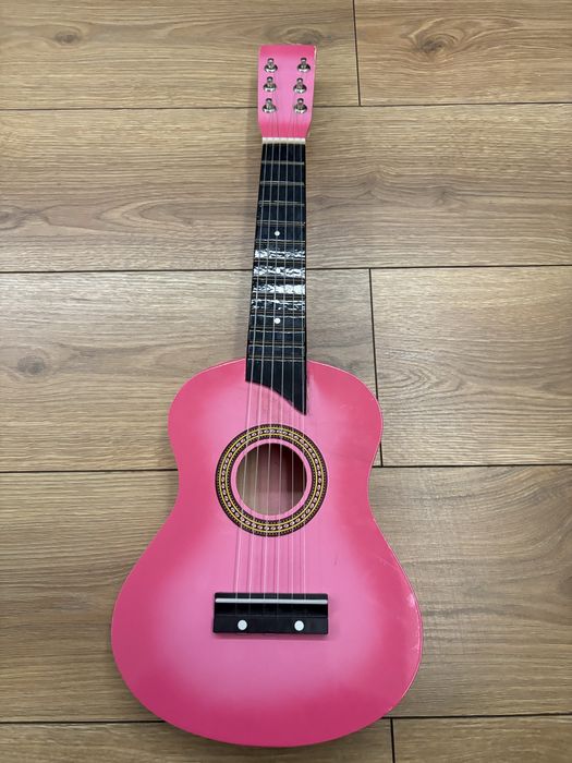 Gitara dziecięca w typie ukulele