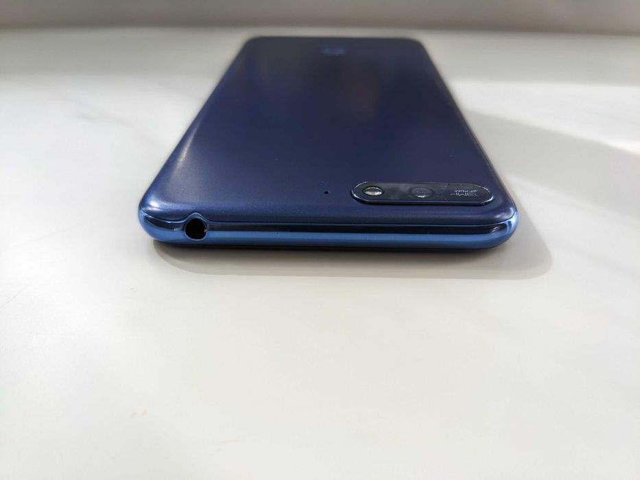 Смартфон Huawei Y6 2018