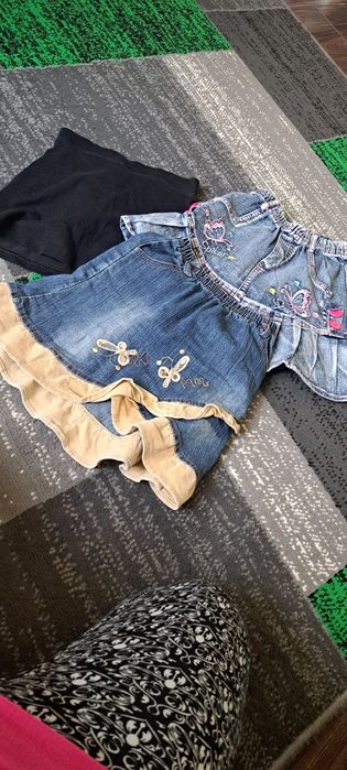 Zestaw trzech spódnic dla dziewczynki rozmiar 122