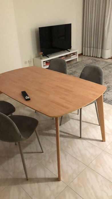Mesa de Jantar + 4 cadeiras (vendo juntos ou separados)
