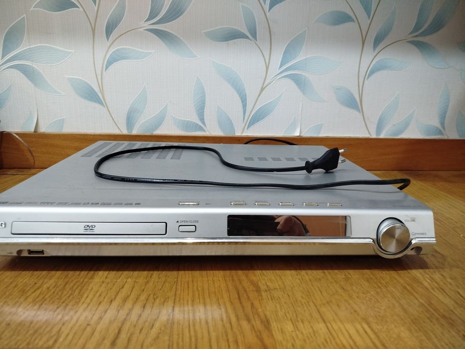 Leitor de DVD  da LG vintage. Encontra-se em ótimo estado.