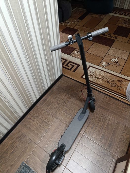 Продам електросамокат XIAOMI M 365 ОРИГІНАЛ!