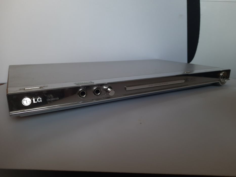 DVD-плеєр LG  DK589XB