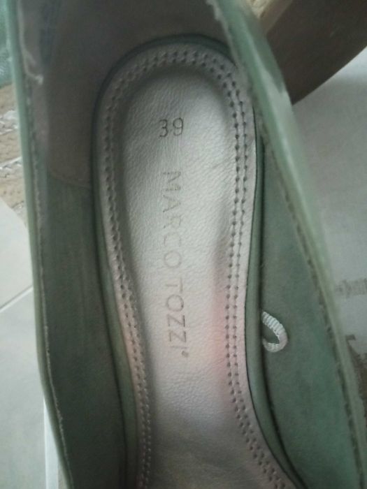 Buty na koturnie miętowe