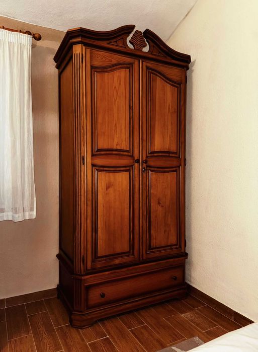 ROUPEIRO Madeira Maciça