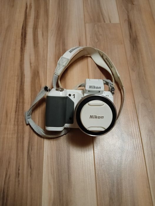 Фотоапарат Nikon 1 V2 VR 10-30 Kit White.