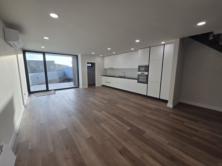 Moradia t4 geminada