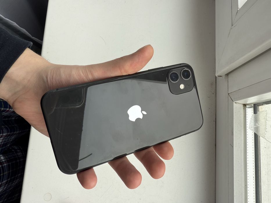 Айфон 11 64 гб чорний