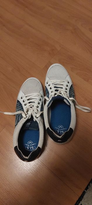 Sapatilha Salsa n42
N 42.5 quase nenhum uso.
Transporte a cargo do com