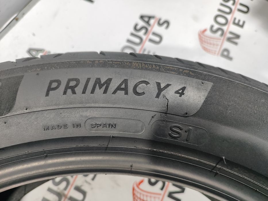 2 pneus semi novos 235-50R19 Michelin - Oferta dos Portes na morada
