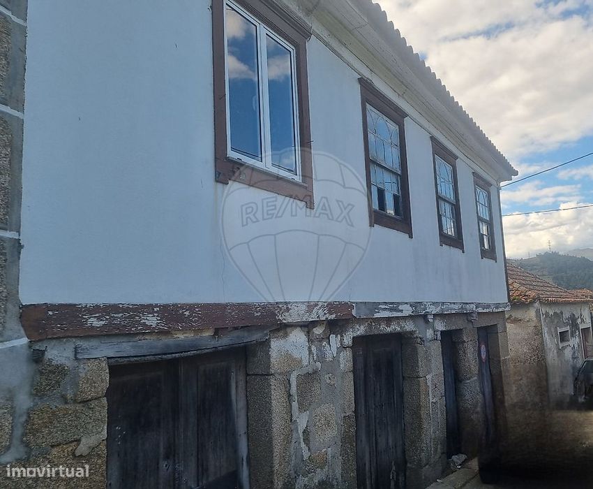 Moradia T5 para venda
