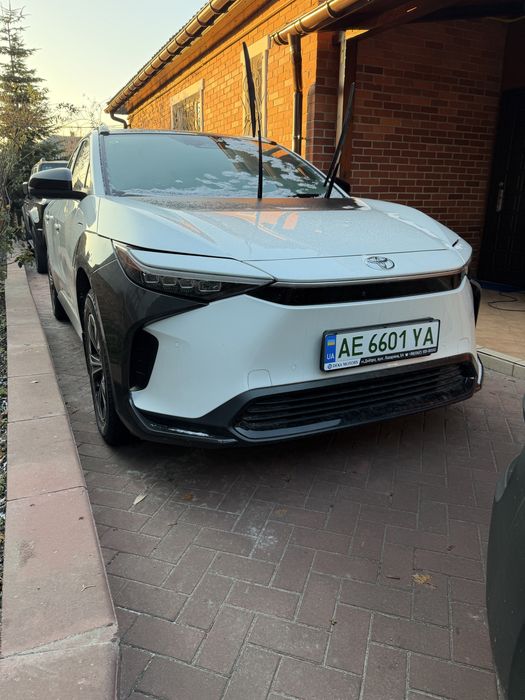 Toyota bz4x електромобіль