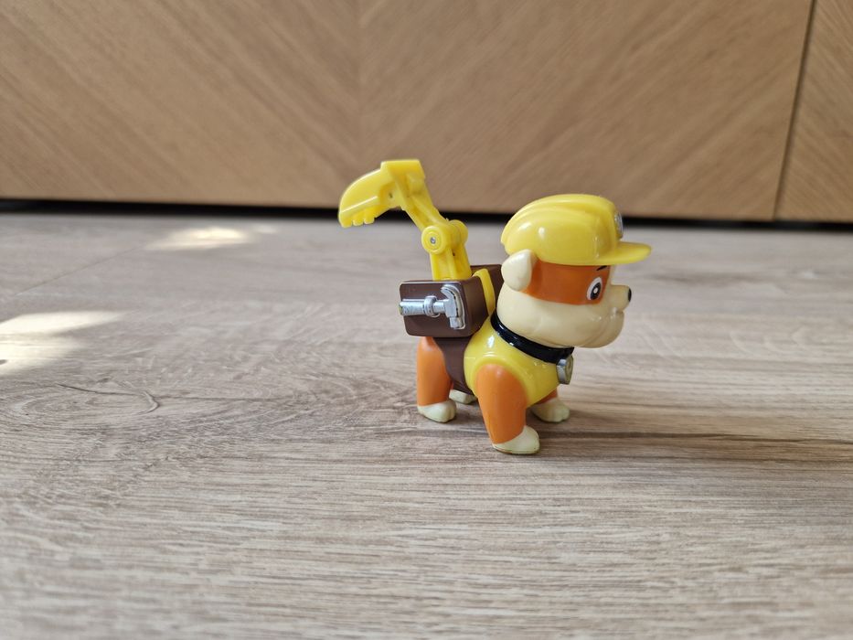 Figurka Rubble z otwieranym plecakiem Psi Patrol Spin Master