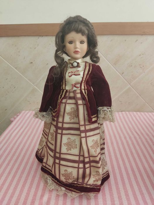 Bonecos de porcelana