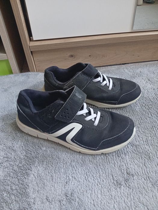Czarno białe buty sportowe adidasy na rzep Decathlon r..36,  wkładka 23