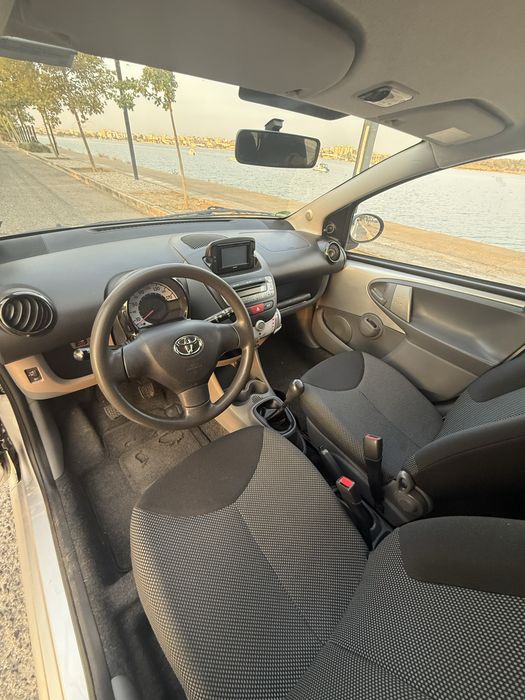Toyota Aygo impecável