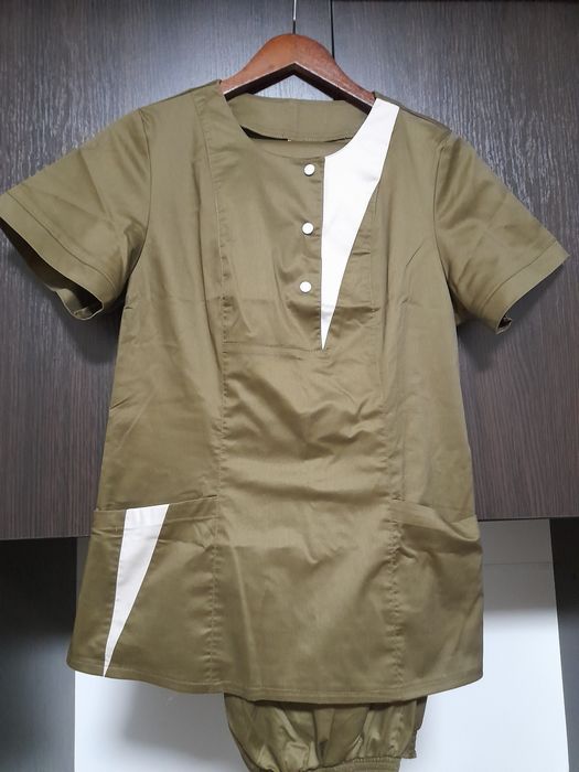 Жіночий медичний костюм 46р новий