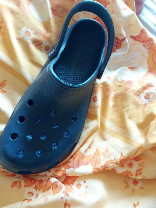 Czarne crocsy męskie