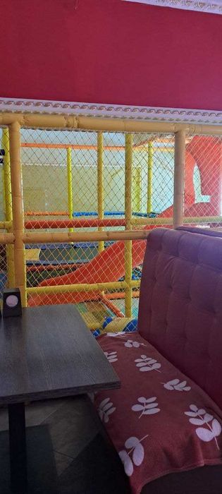 Приміщення для бізнесу 300 м² у центрі міста з меблями та обладнанням