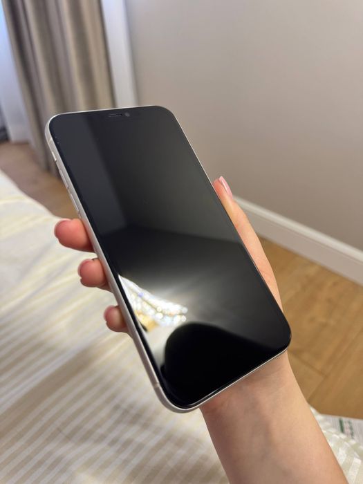 Iphone 11 64 gb.