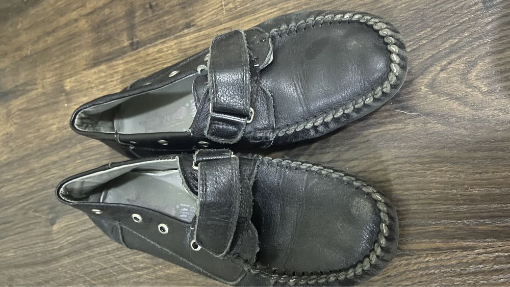 Сороконіжки 32, Туфлі 34-35