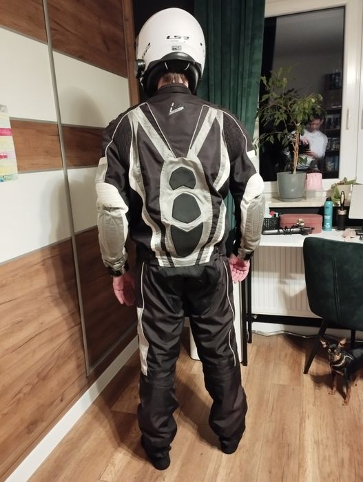 Kombinezon na motocykl