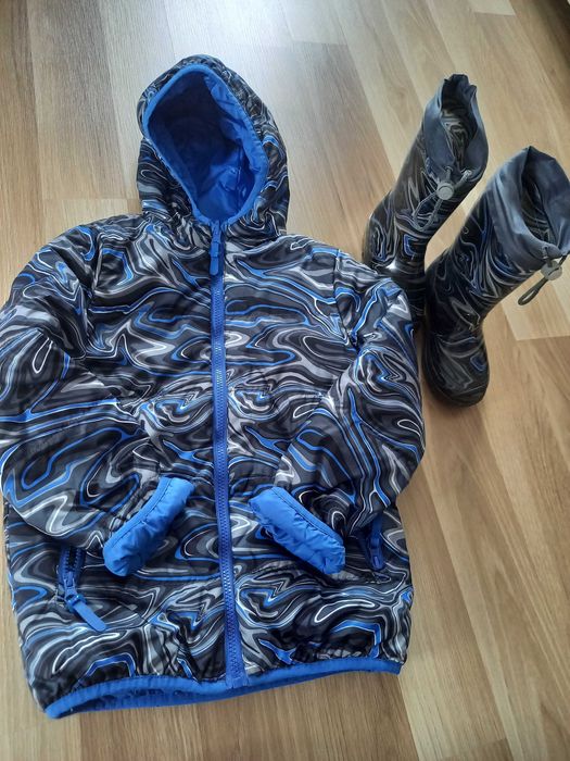 Kurtka przejściowa r. 122, lekka dwustronna, kalosze r. 28 Coccodrillo