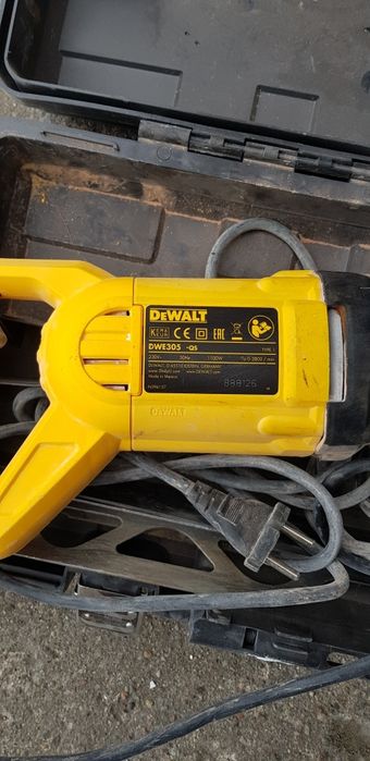 Piła szablasta Dewalt dwa 305 qs