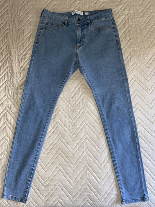 Calças azuis da bershka