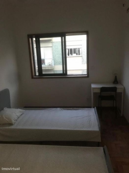Quarto - localizado em Cedofeita Porto