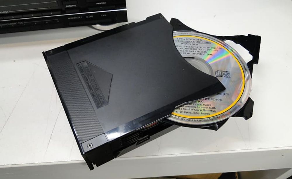 SHARP DX C 6000 Проигрыватель CD дисков.